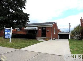 3254 Humber St, Trenton, MI 48183