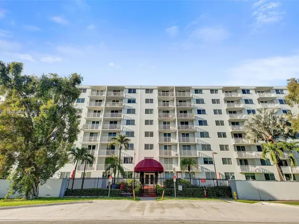 1251 NE 108th St APT 610, Miami, FL 33161