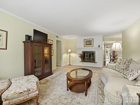 5th image of 2233 Rexford Rd APT C