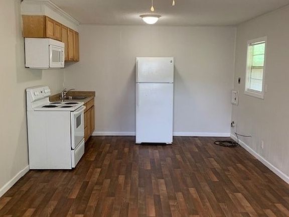 3rd image of 1711 Poplar St