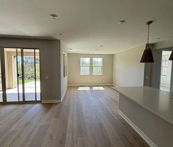 1364 Amanda Ln — Photo 4