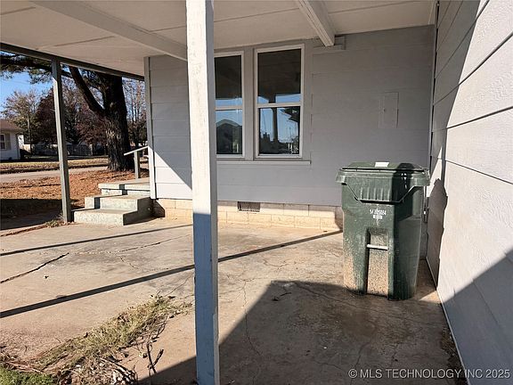 2nd image of 120 S 38th St