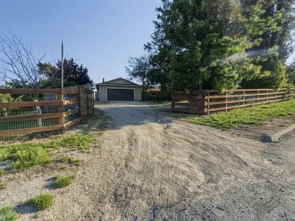 375 Hitch Dr, Hollister, CA 95023