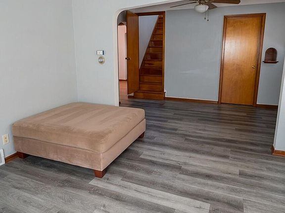 2nd image of 551 Ansonia St