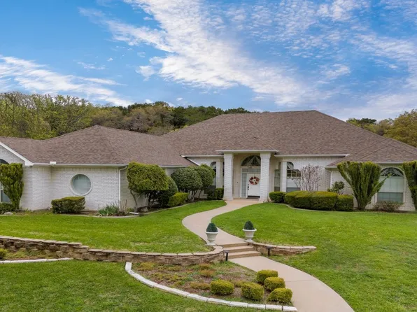 2818 White Oak Ct, Clifton, TX 76634