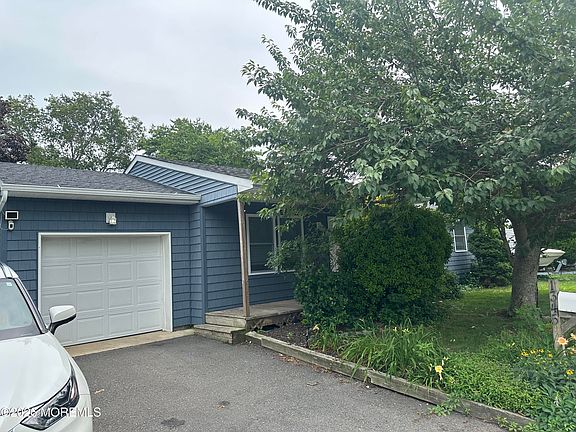3rd image of 1345 Pacific Avenue