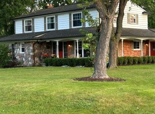 6858 Post Oak Dr, West Bloomfield, MI