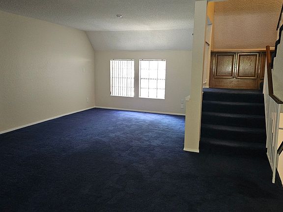 4th image of 109 E Rosewood Ct