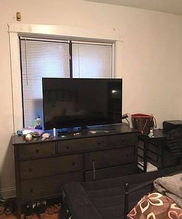 5th image of 3722 N Sheffield Ave APT 1s