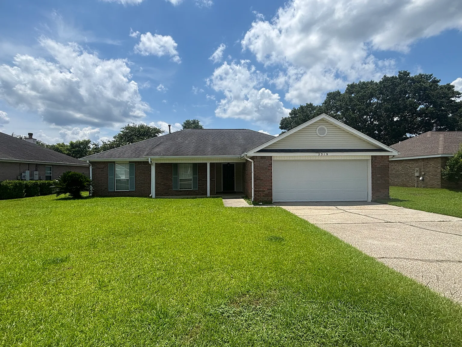 3 bed, 2196 sqft, $2,150 — Photo 1