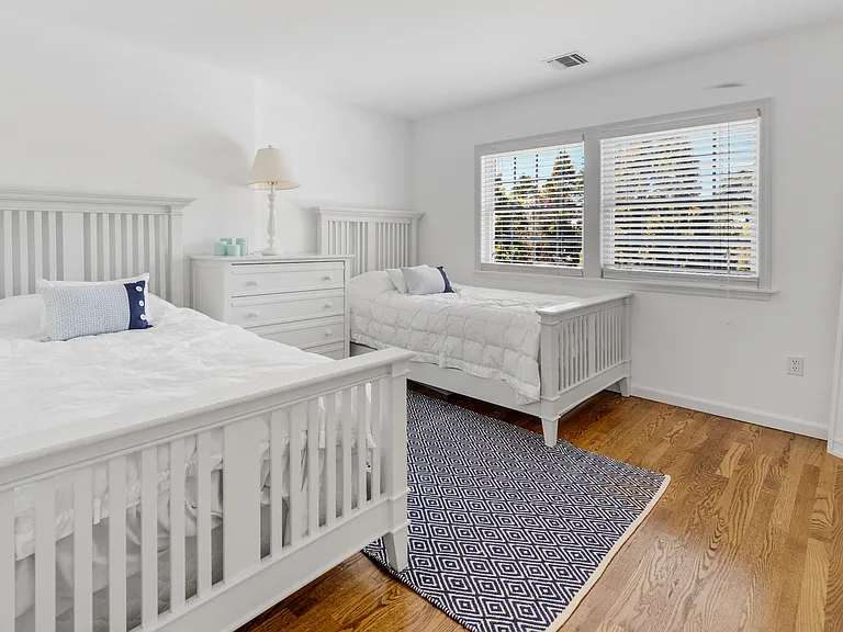 105 Mill Creek Close — Photo 13