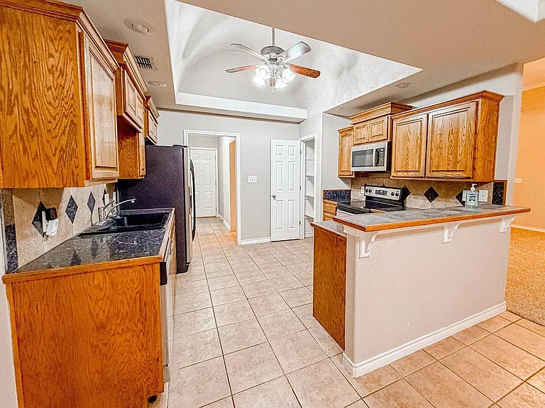 3426 Silver Oaks Dr — Photo 4