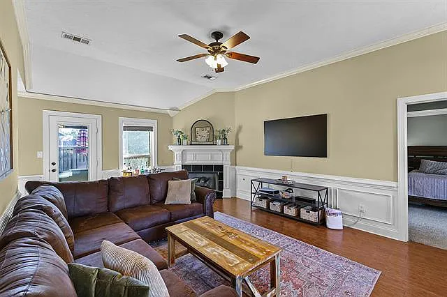 12 Lillie Cv — Photo 3