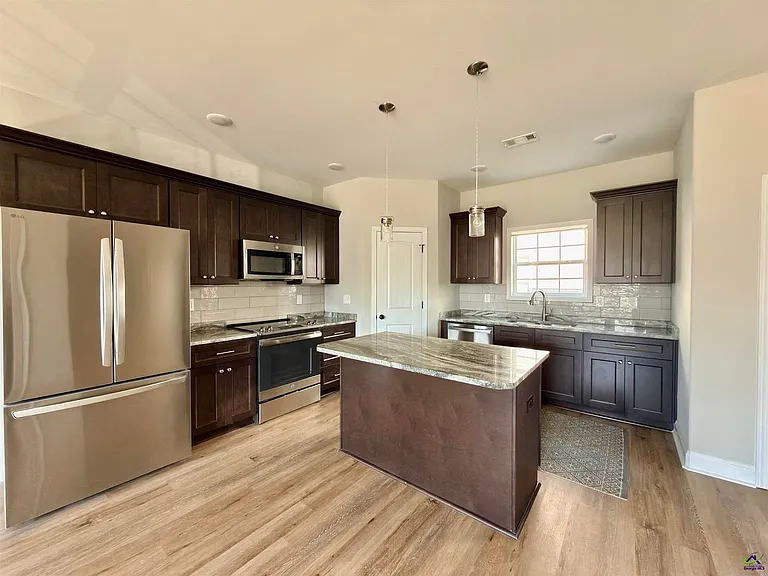 212 Beau Claire Cir — Photo 25