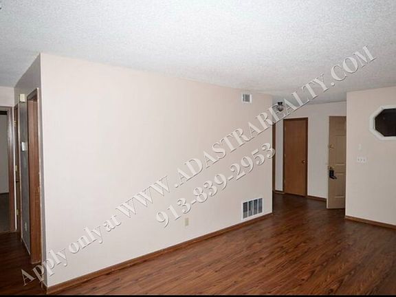 3rd image of 404 Sky Vue Dr APT C