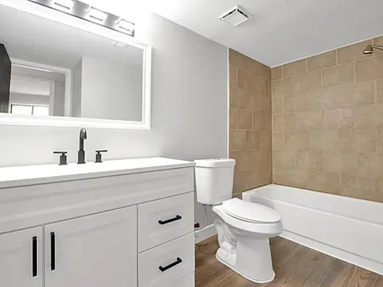 Legacy at Shoreline Apartments — Photo 24