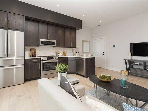 4th image of 2048 N Wood St #3E