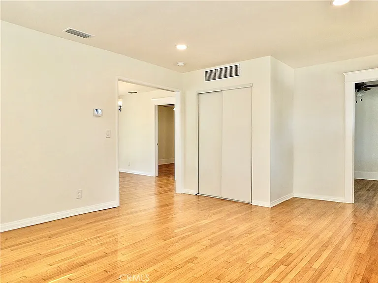 4036 E Vermont St — Photo 9