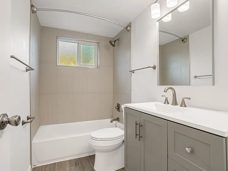 2421 S Gaylord St — Photo 35