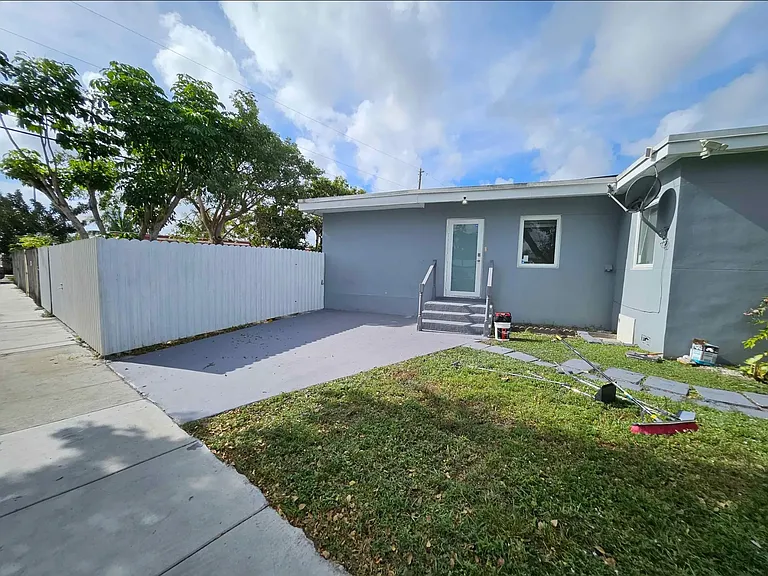 5350 E 3rd Ave — Photo 18
