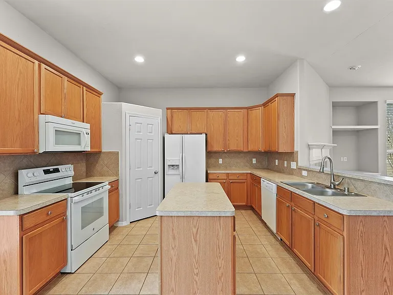 26975 Sabinal Trl — Photo 10