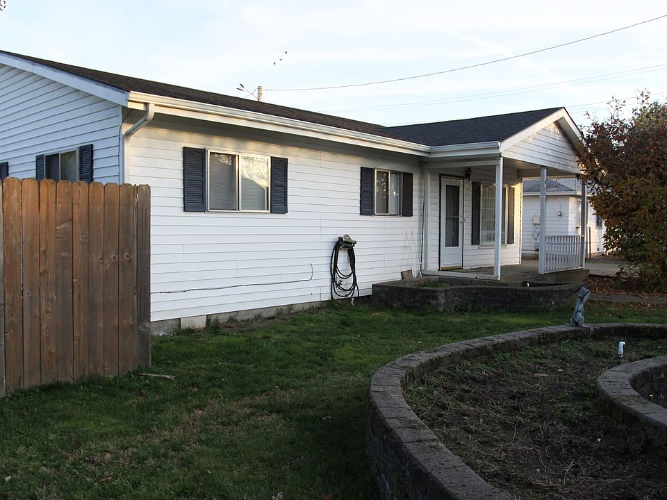 1st image of 990 SE 13th Ave