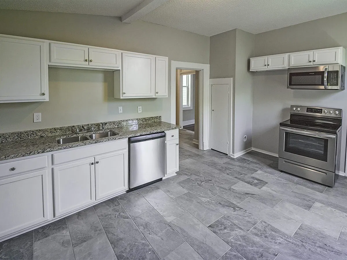 3 bed, 1412 sqft, $1,250 — Photo 2