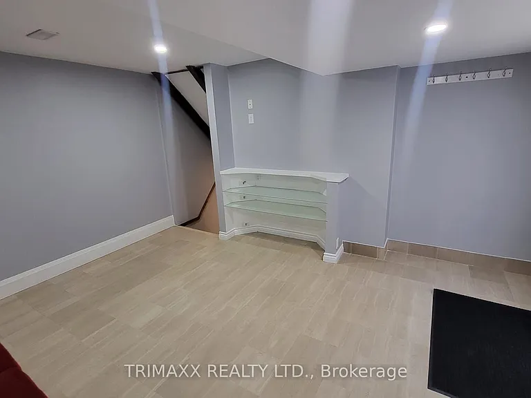 19 Saint Andrews Blvd #BASEMENT — Photo 15