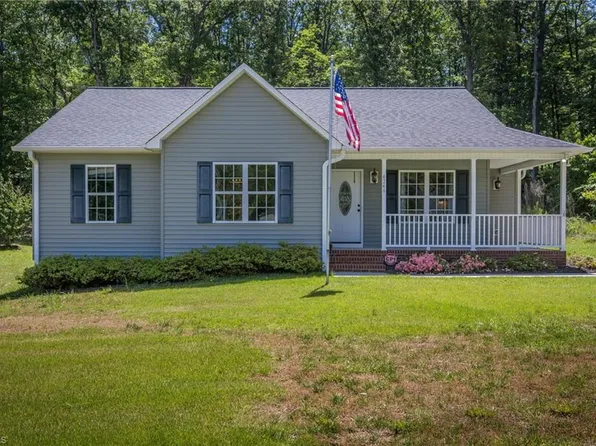 4246 Fox St, Randleman, NC 27317