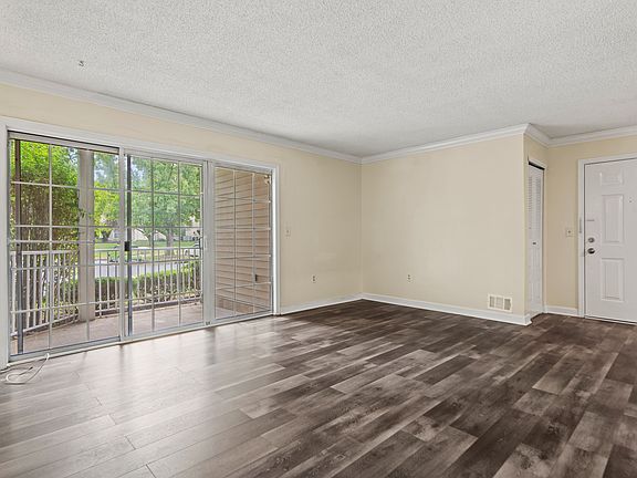 3rd image of 24 Amberly Ct #0