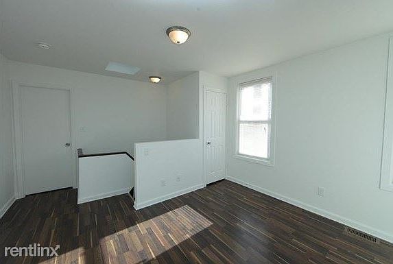 2416 Etting St Apartments Baltimore Living Room(1)