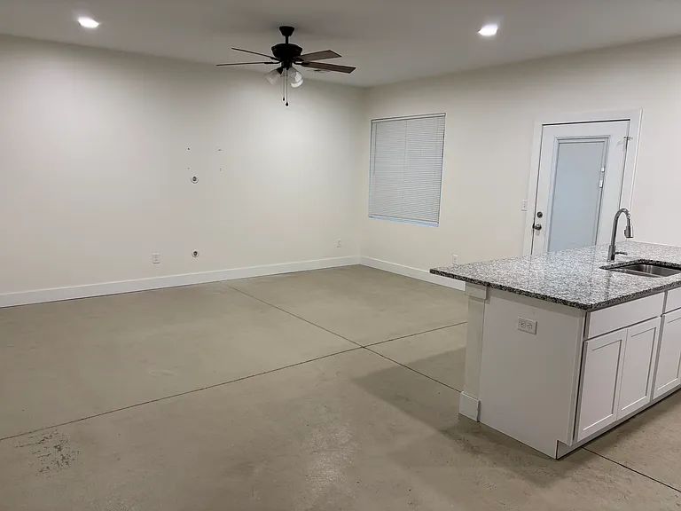 210 N Hoover St #210 — Photo 4