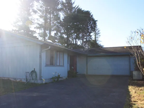 1968 Holly Dr, McKinleyville, CA 95519
