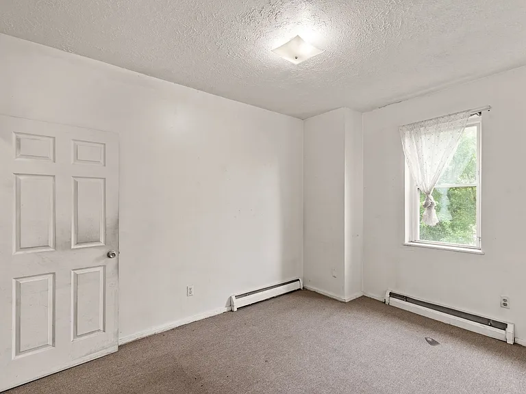 2232 Woodstock Avenue — Photo 3