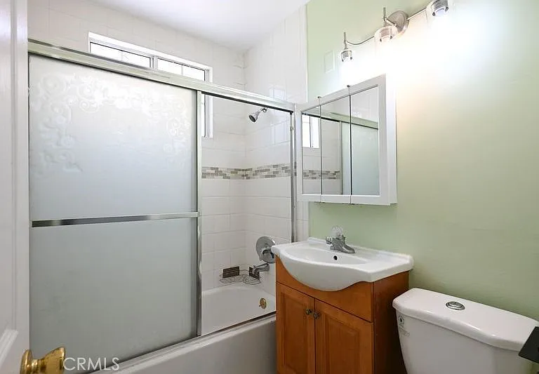 6437 Enfield Ave — Photo 26