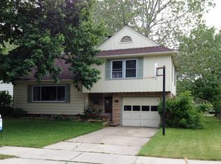 36 E Sharlear Dr, Essexville, MI