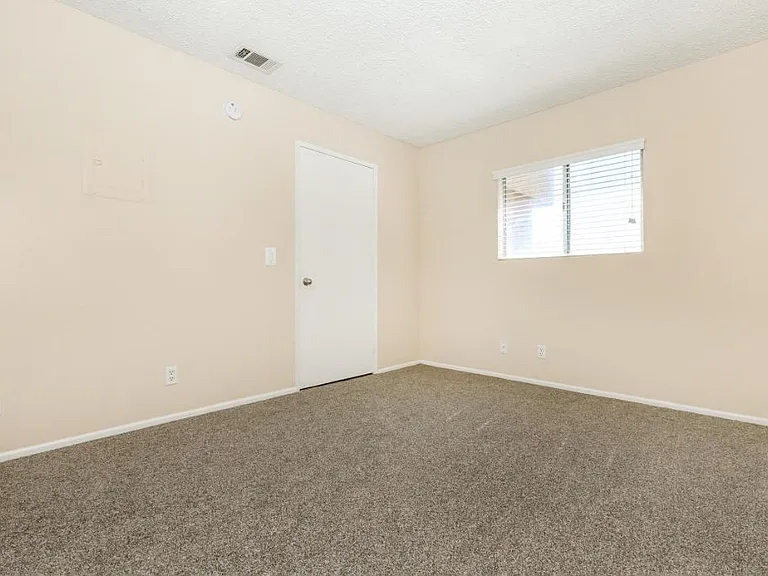 Sunset View Apartments — Photo 61