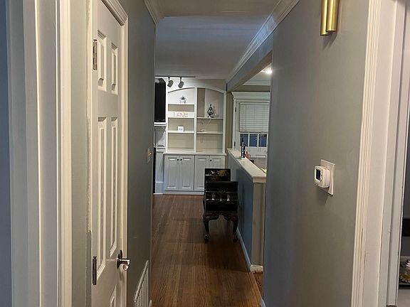 5th image of 4413 N Locust St