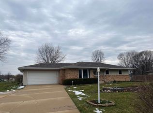 773 White Swan Ln, Rockford, IL 61108