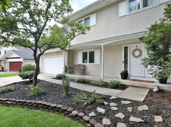 1332 Brookridge Dr, Columbus, OH 43235