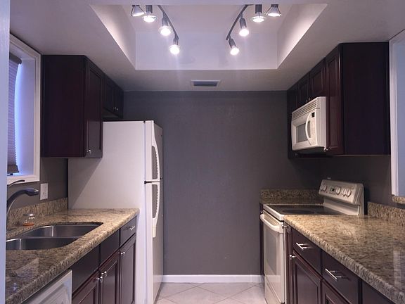 5th image of 850 S River Dr Unit 1019