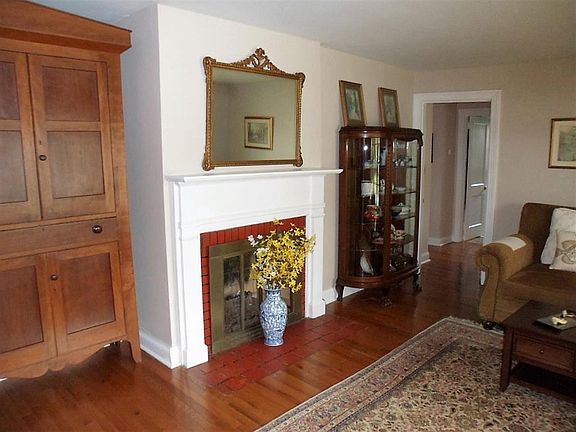 5th image of 203 Paul Sawyier Dr