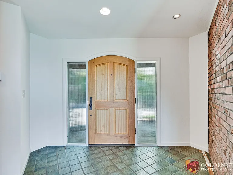 15479 Belnap Way — Photo 3