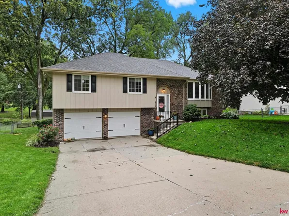 914 S 216th St, Elkhorn, NE 68022