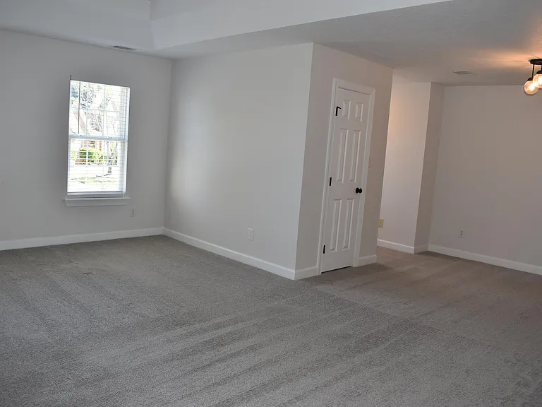 201 Bainbridge Dr — Photo 19