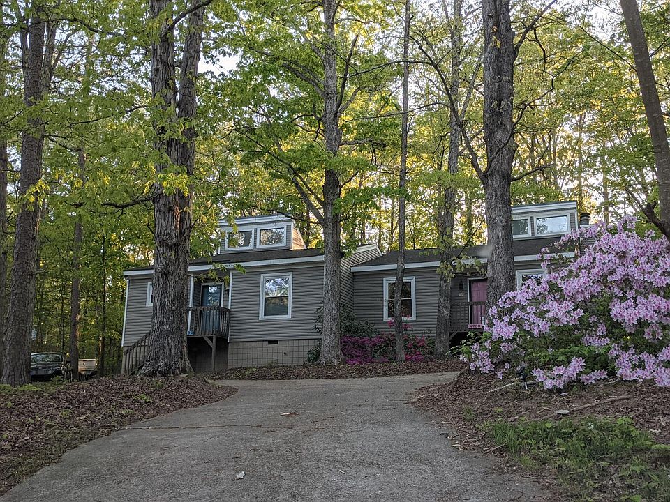 Welcome home! Large lot at the end of a quiet cul de sac