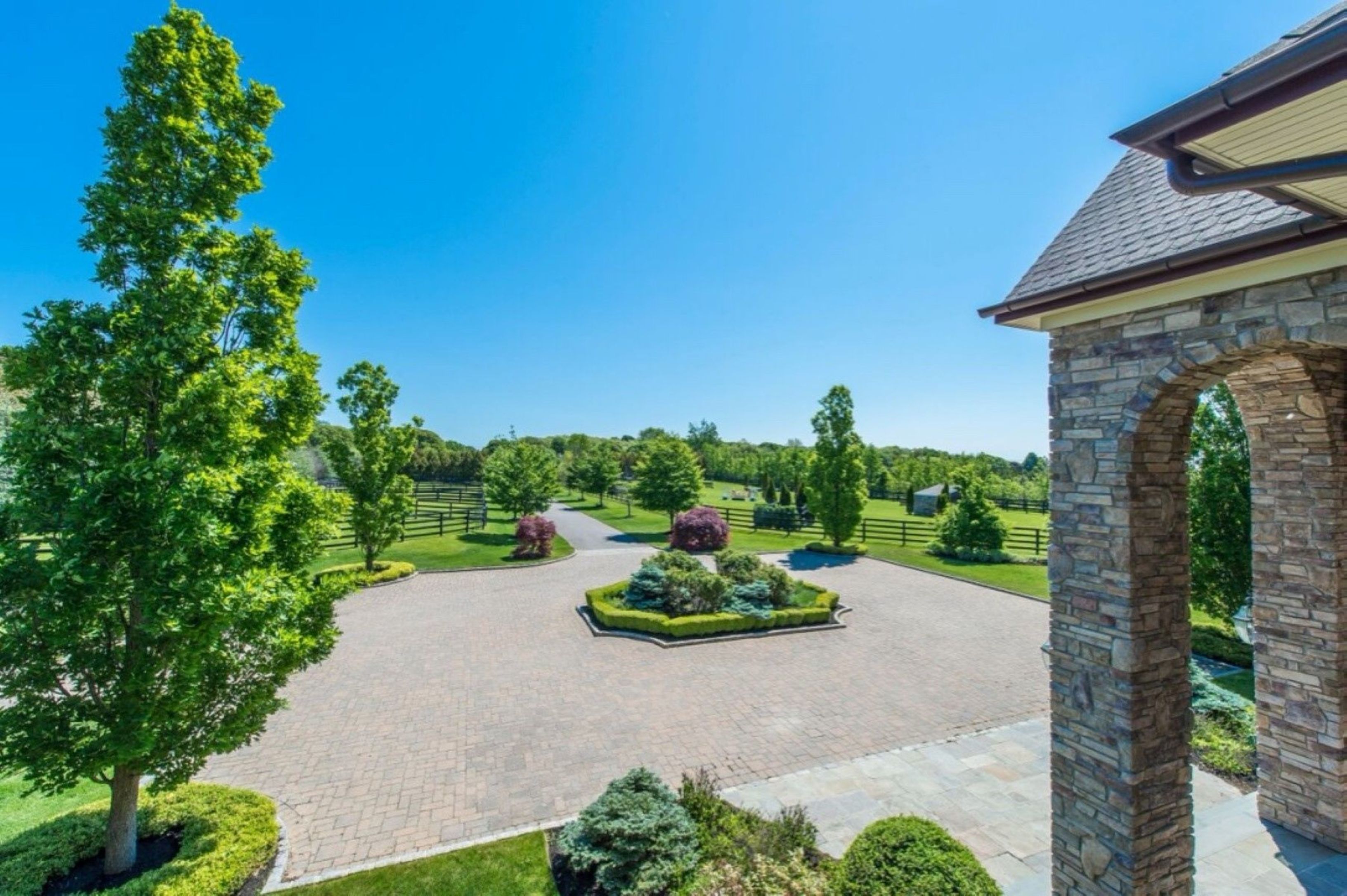 55 Cox Neck Rd Royalton Equestrian, Mattituck, NY 11952 Out East