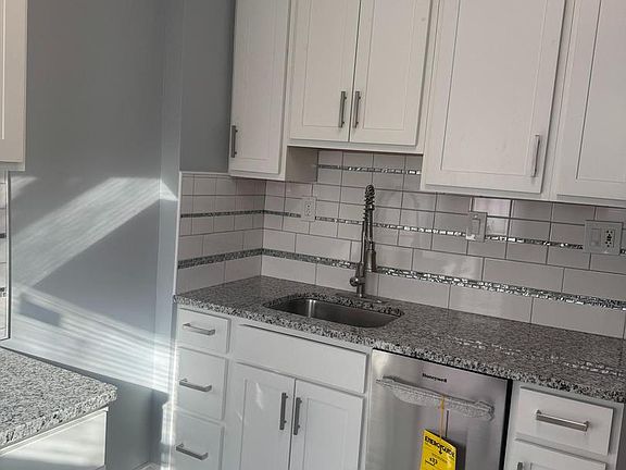 5th image of 3631 Roberts Pl