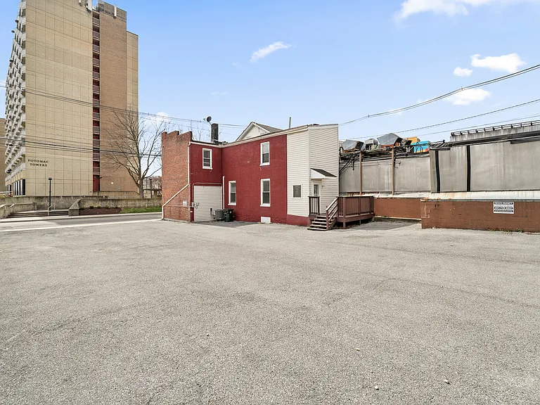 22 W Baltimore St — Photo 6