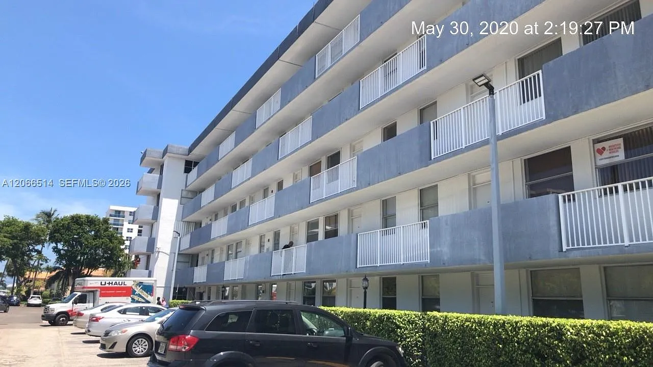 North Bay Villas Condo — Photo 3
